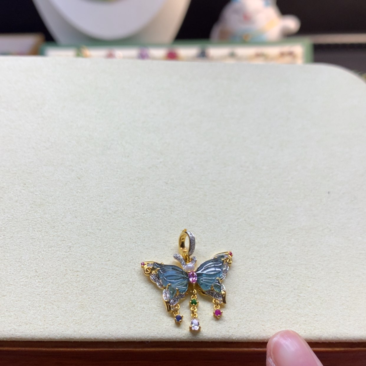 【闪购商品】碧玺吊坠(不含链)18K金镶嵌蓝色蝴蝶