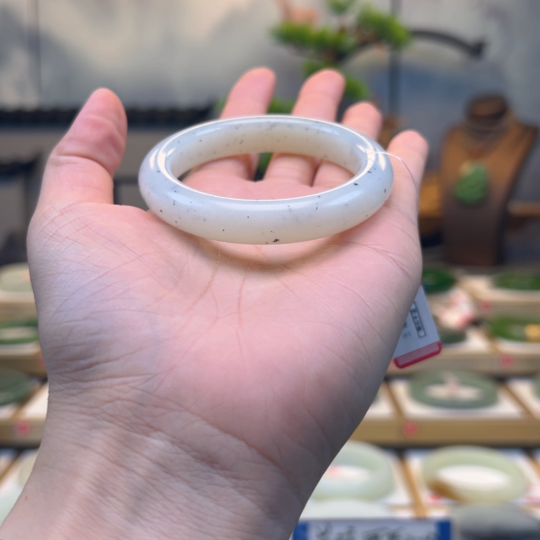 和田玉手镯未镶嵌7