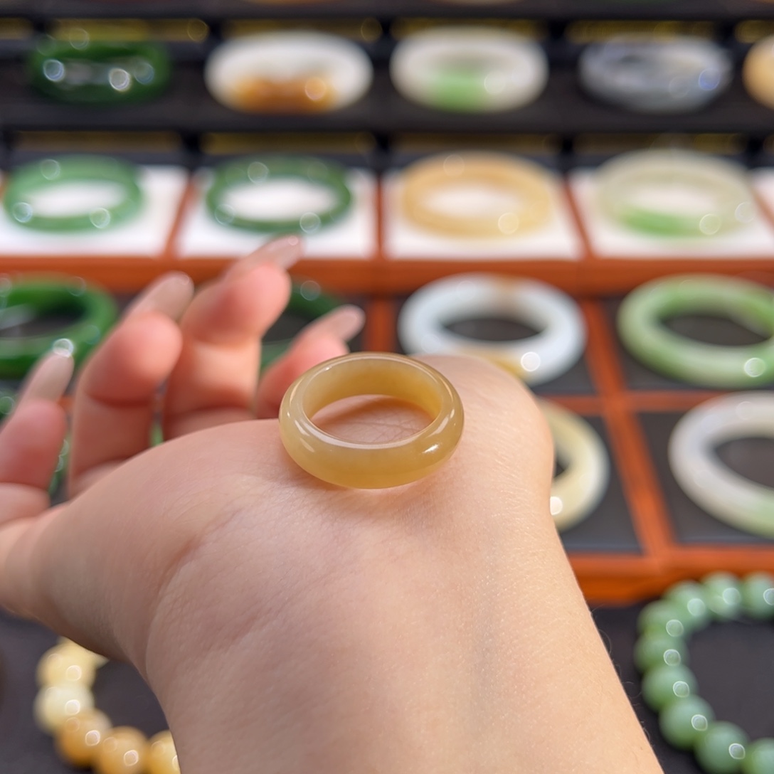 A***a和田玉（糖玉）未镶嵌戒指