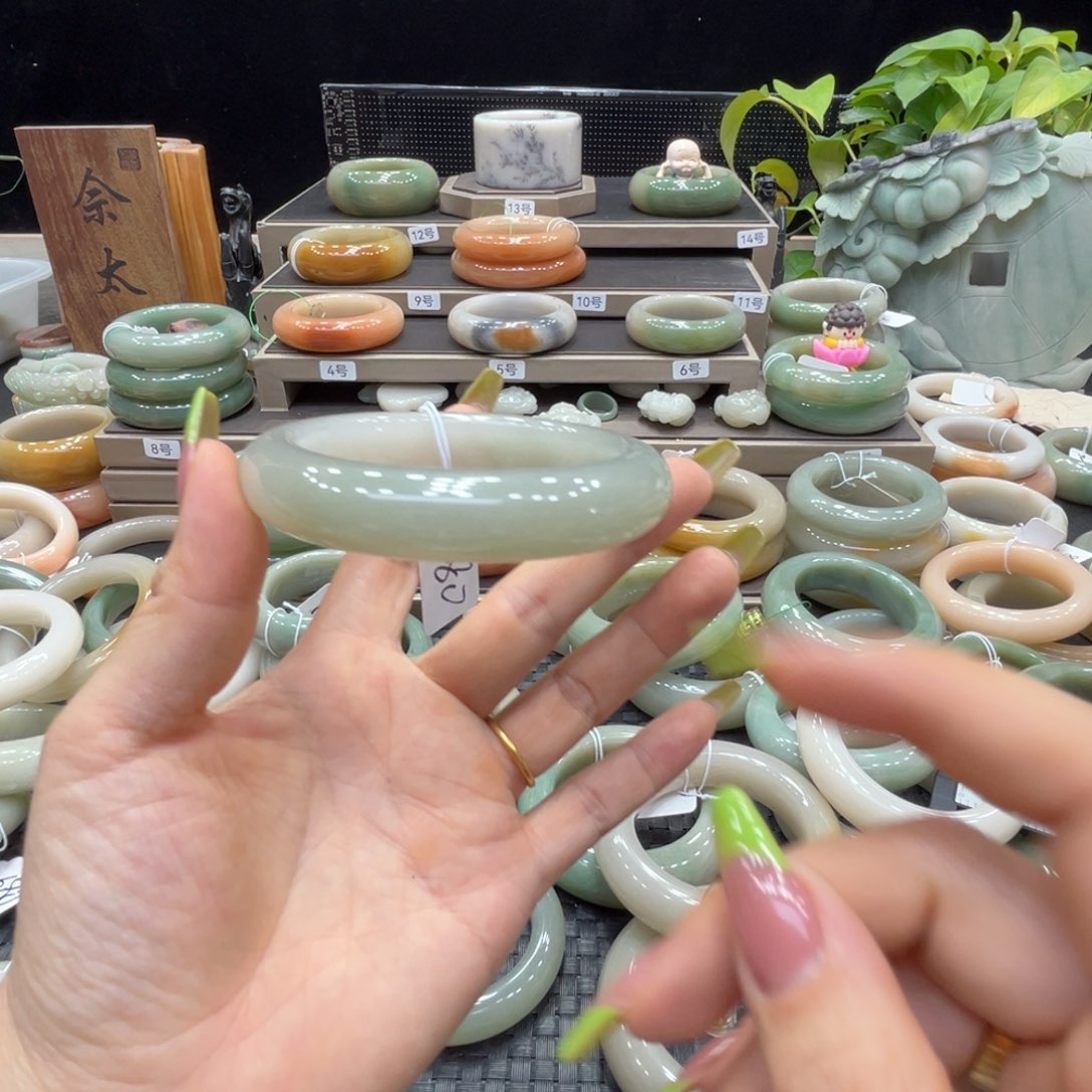 石英质玉手镯未镶嵌S***雯