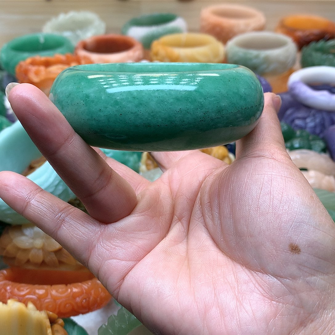 未镶嵌手镯石英质玉幸*