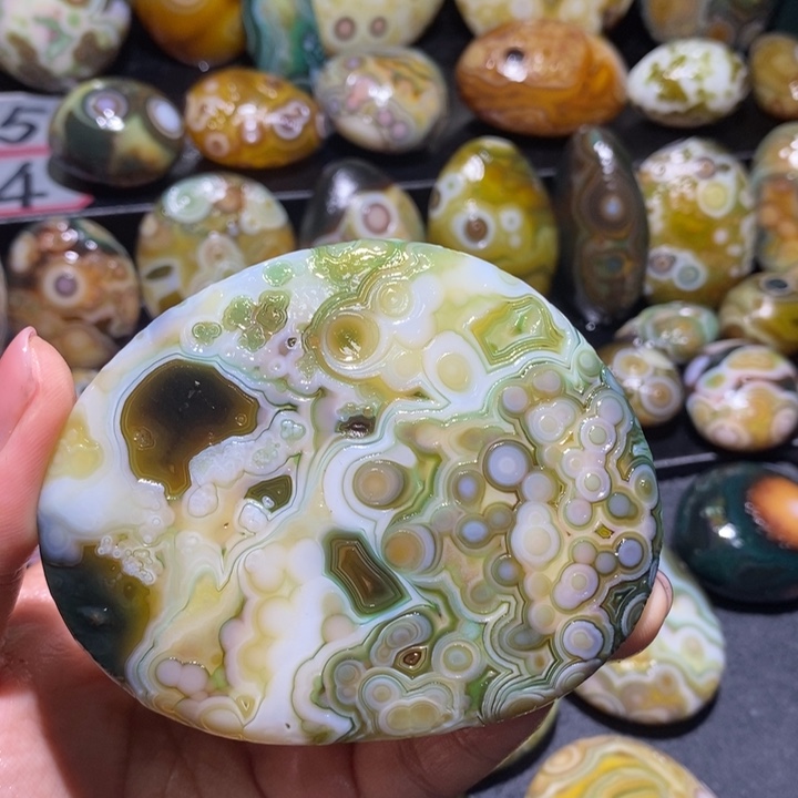 玛瑙/玉髓未镶嵌珠宝奇石170