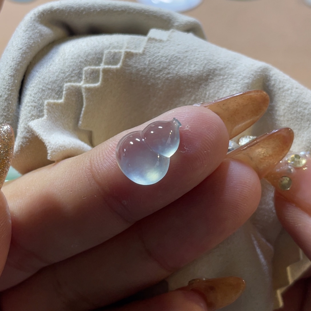 翡翠颈饰未镶嵌葫芦