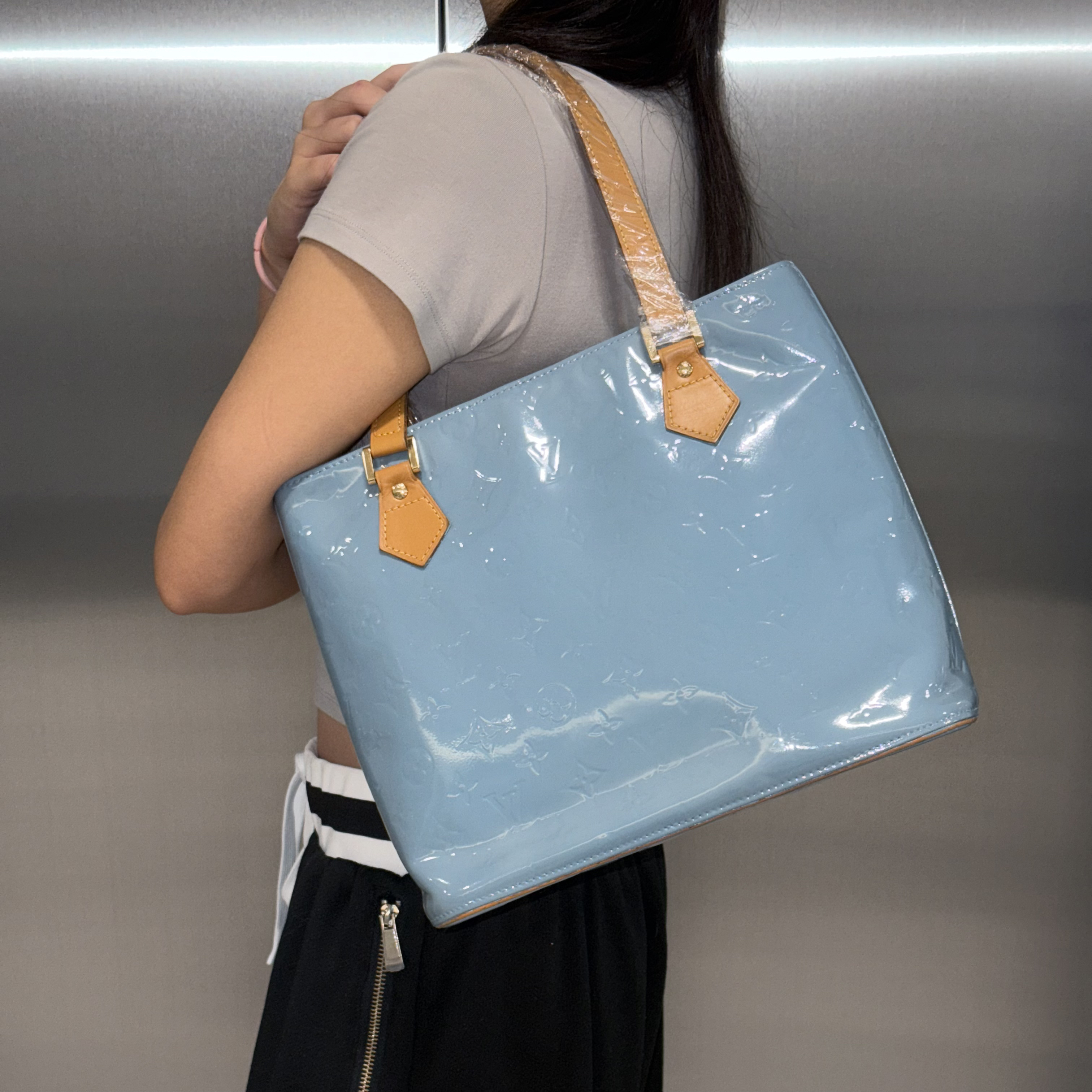 95新 LouisVuitton/路易威登 Lv路易威登漆皮暗印手提包单肩包