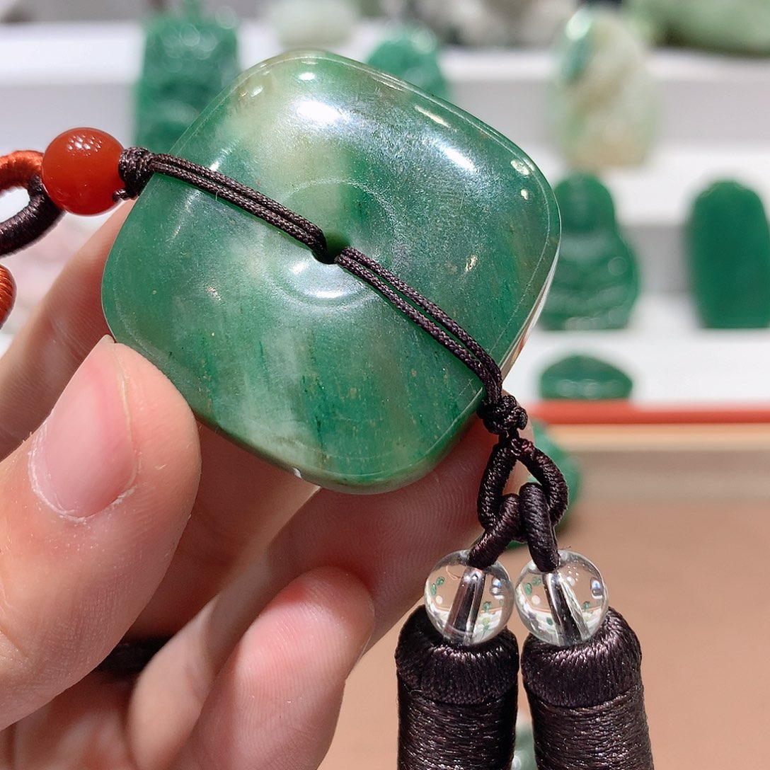 独山玉挂件未镶嵌