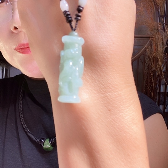 翡翠未镶嵌颈饰Wtuoppp