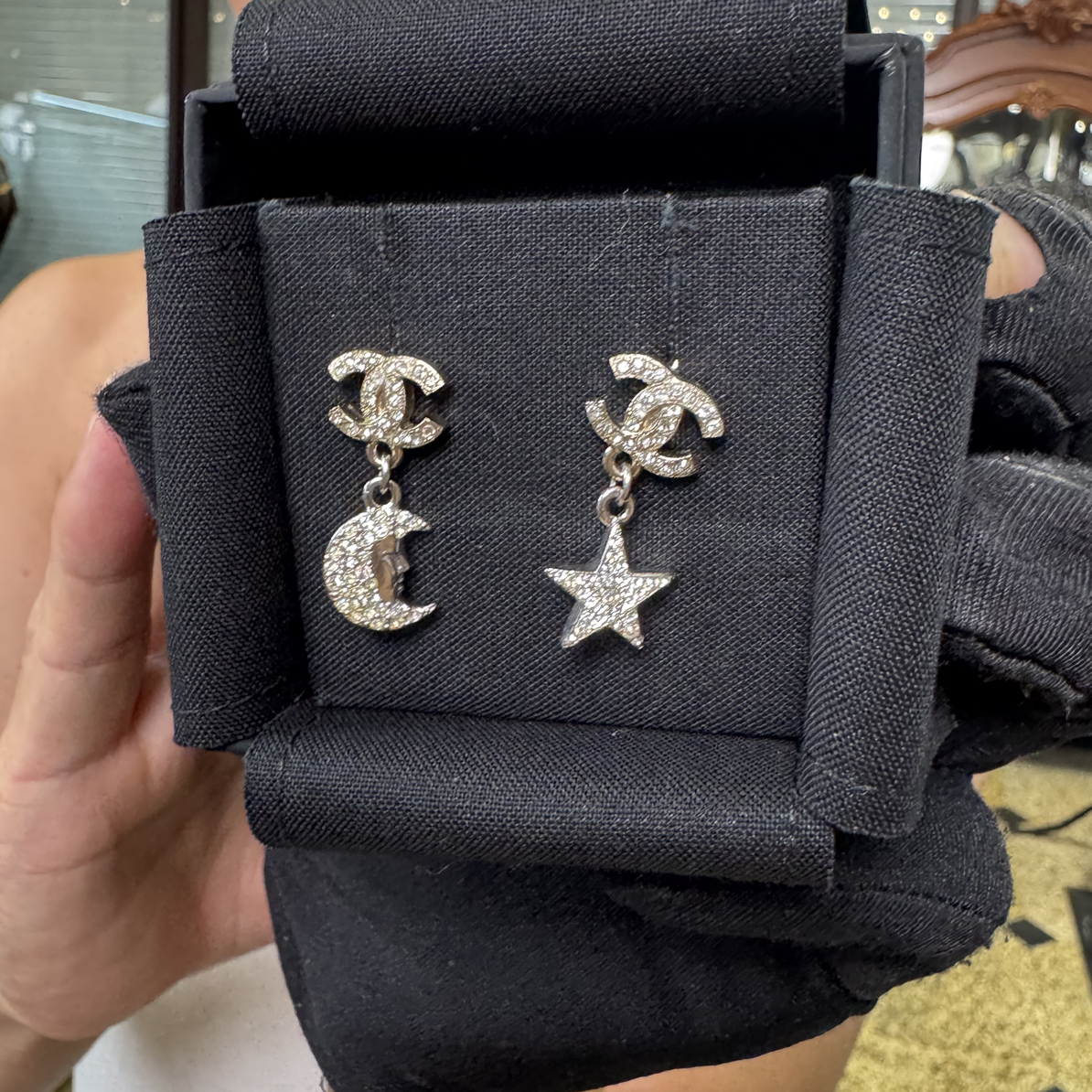 99新 Chanel/香奈儿 chanel满logo耳钉