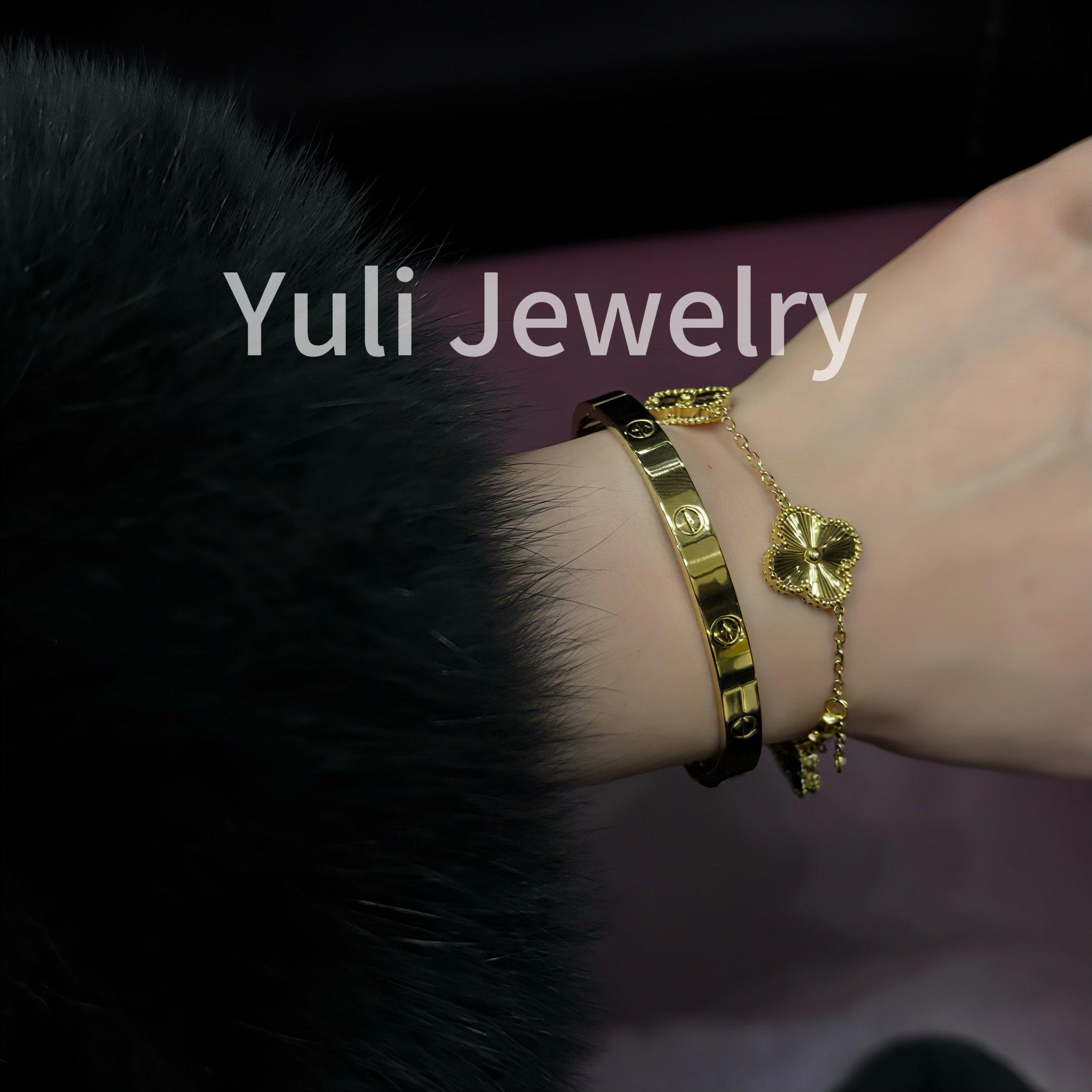 钛钢手链 高版本不掉色镭射四叶草手链