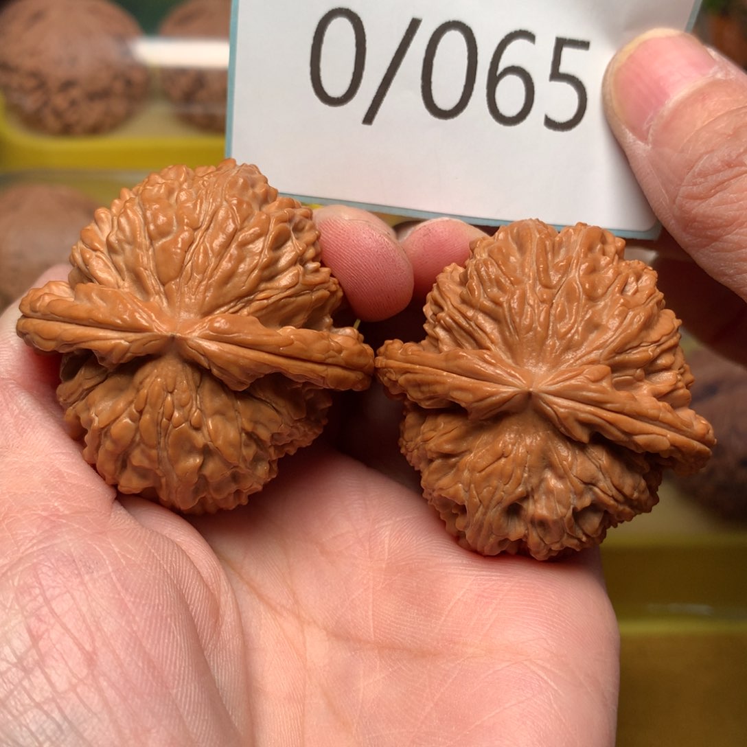 文玩核桃把件红皮球白43