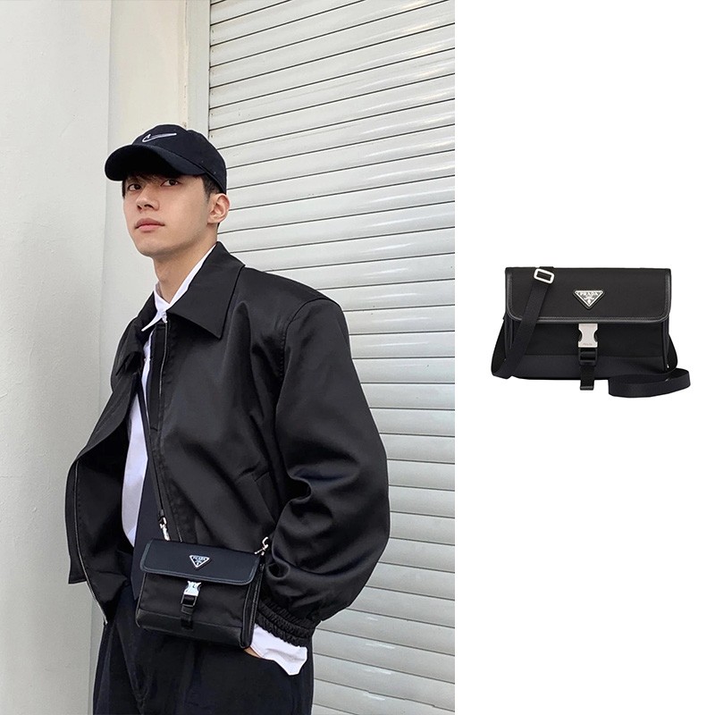 全新未使用 Prada/普拉达 Saffiano黑色尼龙相机包 18*12*2.5CM 