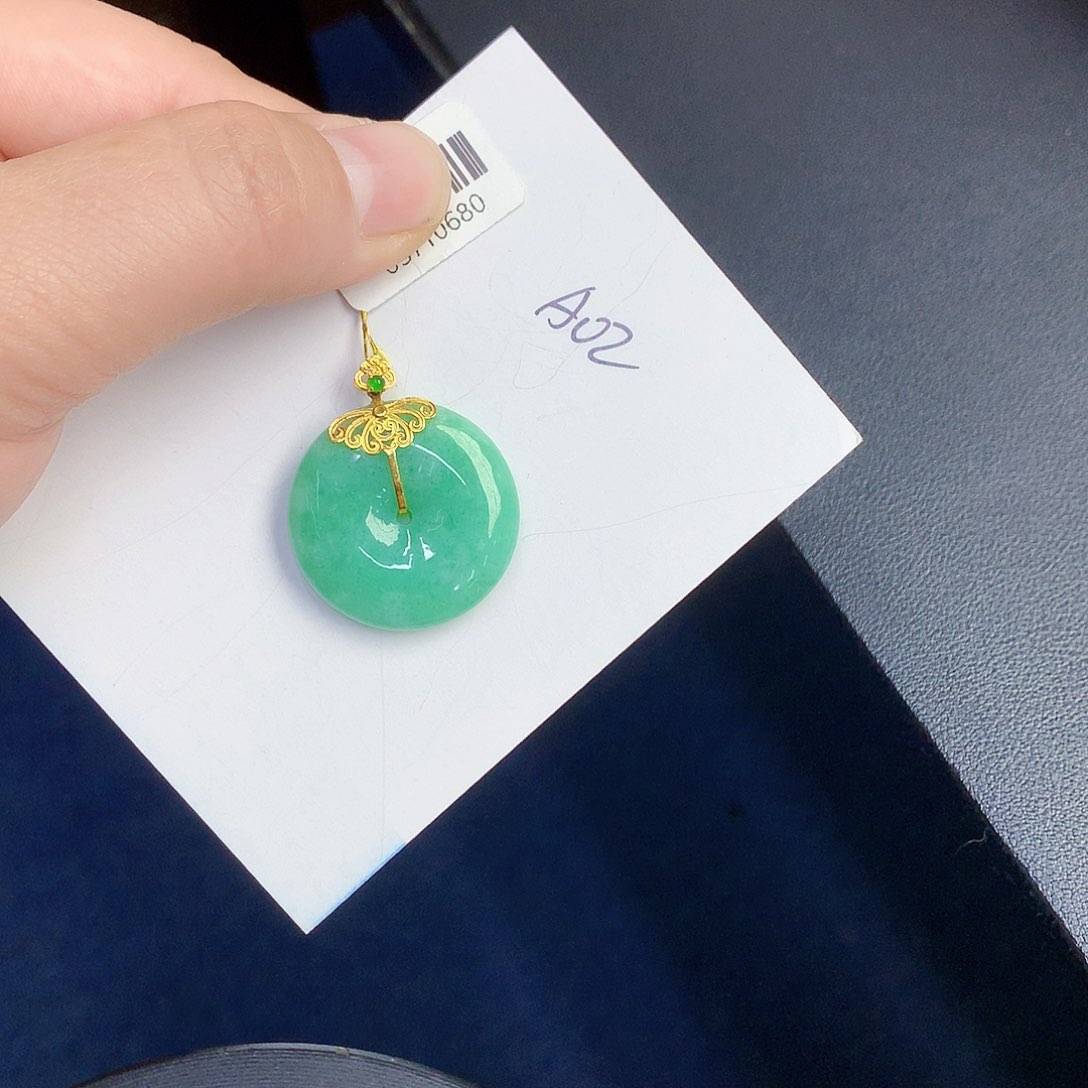 【闪购商品】翡翠颈饰18K金镶嵌00000000