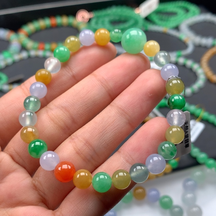 翡翠手镯未镶嵌卡