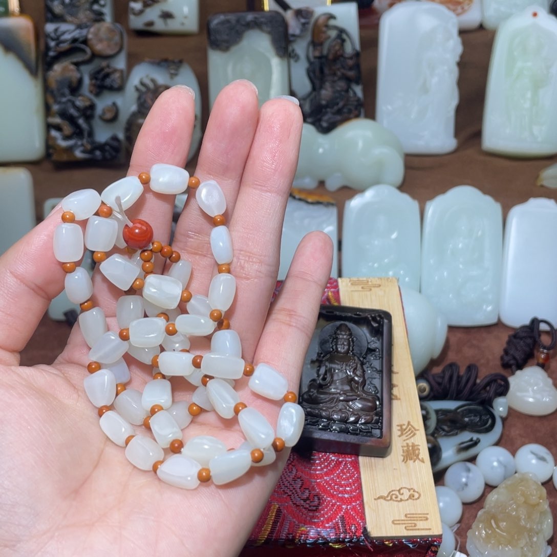 和田玉颈饰未镶嵌可*！