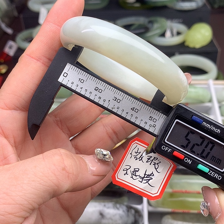 蛇纹石玉手镯未镶嵌749