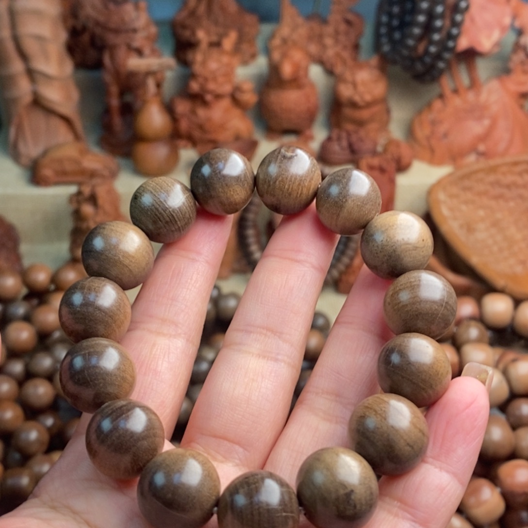 释***怀檀香木手串/手链老山檀大瑕疵奶香1.5