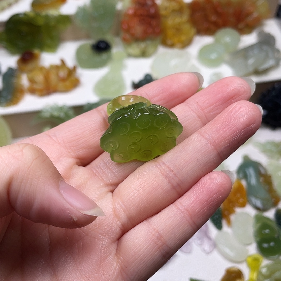 零***落蛇纹石玉未镶嵌颈饰