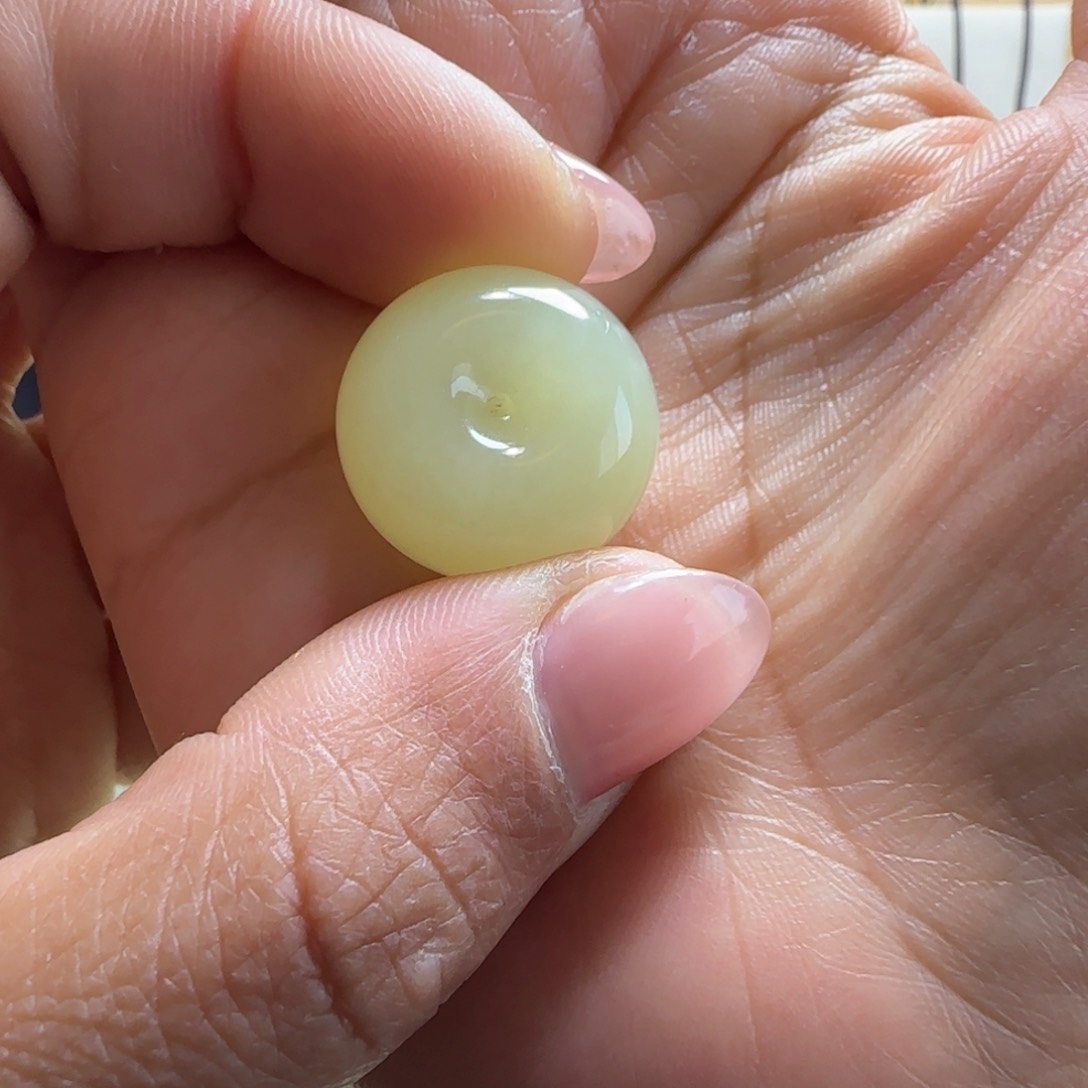 和田玉颈饰未镶嵌礼*?