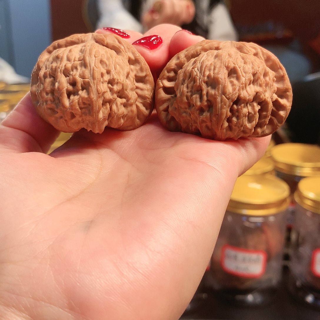 【闪购商品】吊坠文玩核桃8.红皮球白