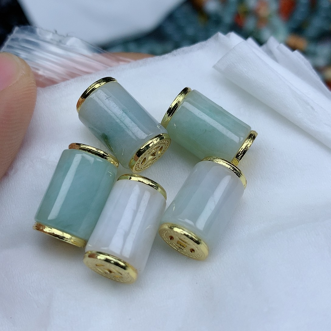 翡翠颈饰未镶嵌珠子