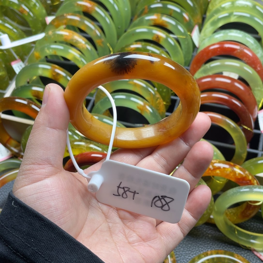 未镶嵌蛇纹石玉手镯有裂手镯特价不退不换