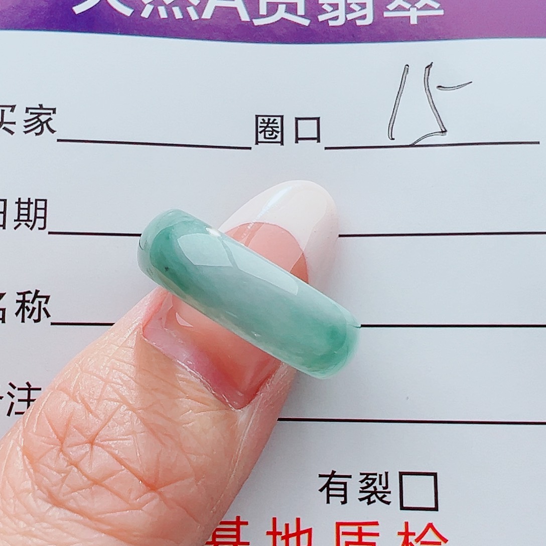 未镶嵌戒指翡翠戒指