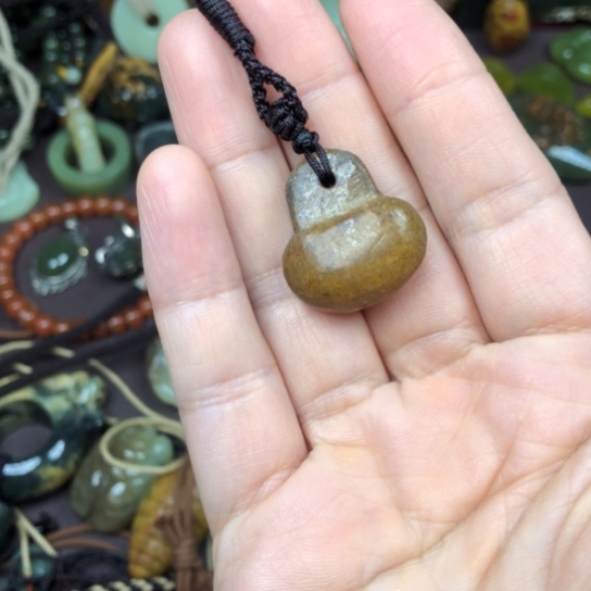 岫岩河磨玉（透闪石质玉）挂件未镶嵌