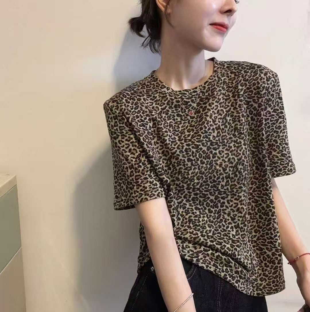 欧洲站乌衣轩秋季新款时尚豹纹圆领套头短袖女