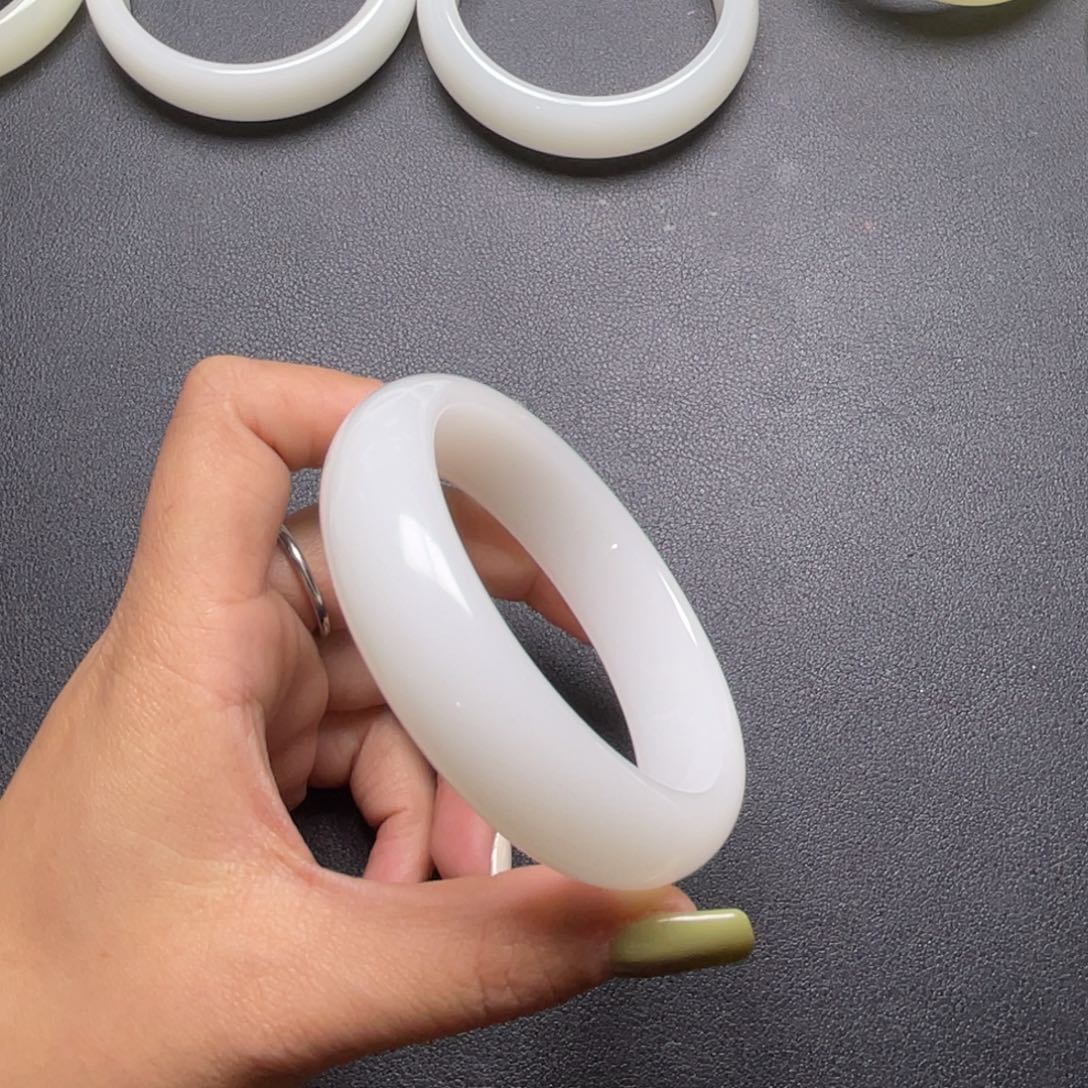 方***坤60圈口轮胎羊脂白