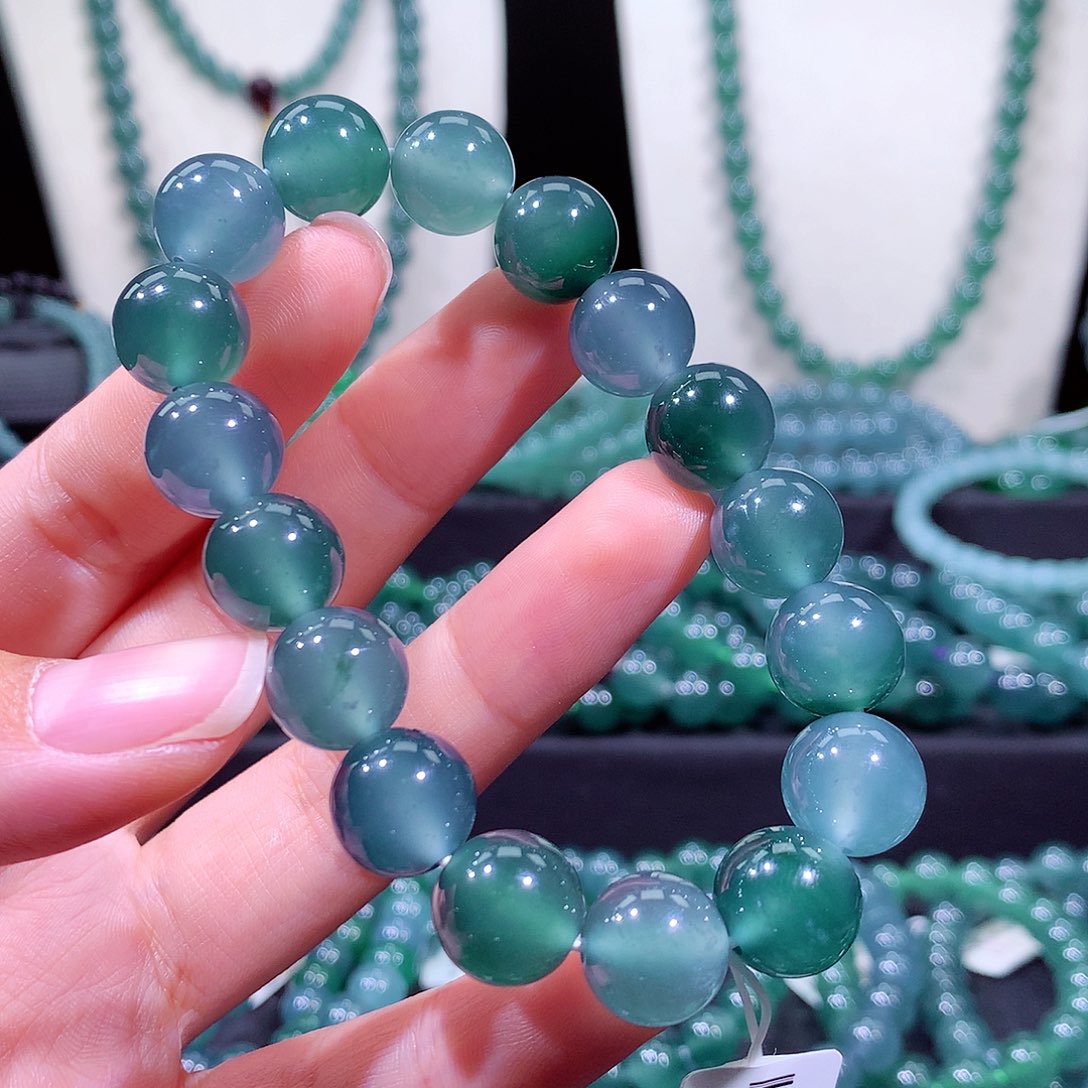 阳***g翡翠未镶嵌手链天然a货翡翠手串11.8