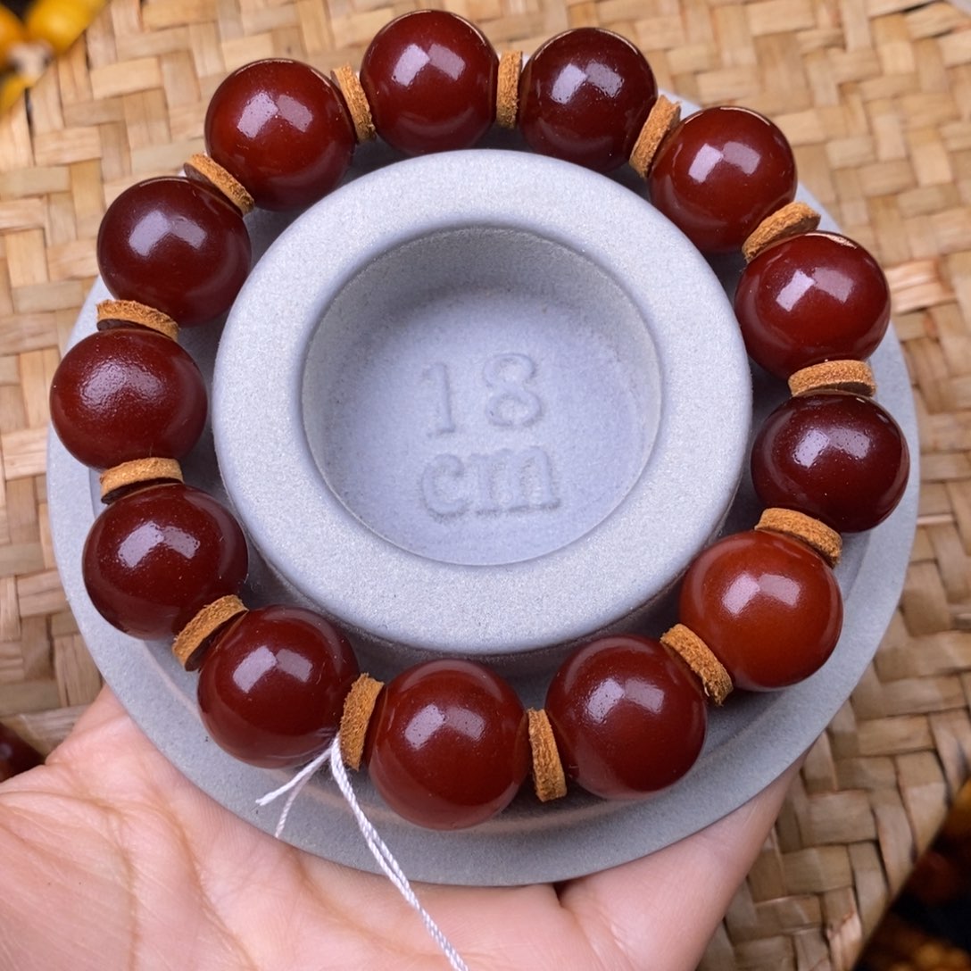 蜜蜡裸石未镶嵌蜜蜡