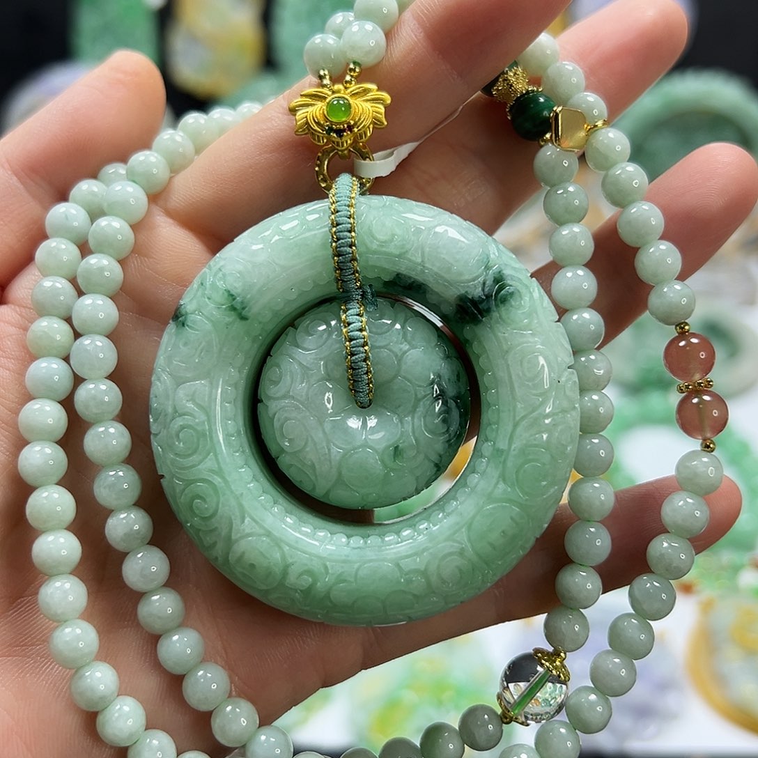 翡翠未镶嵌颈饰吊坠