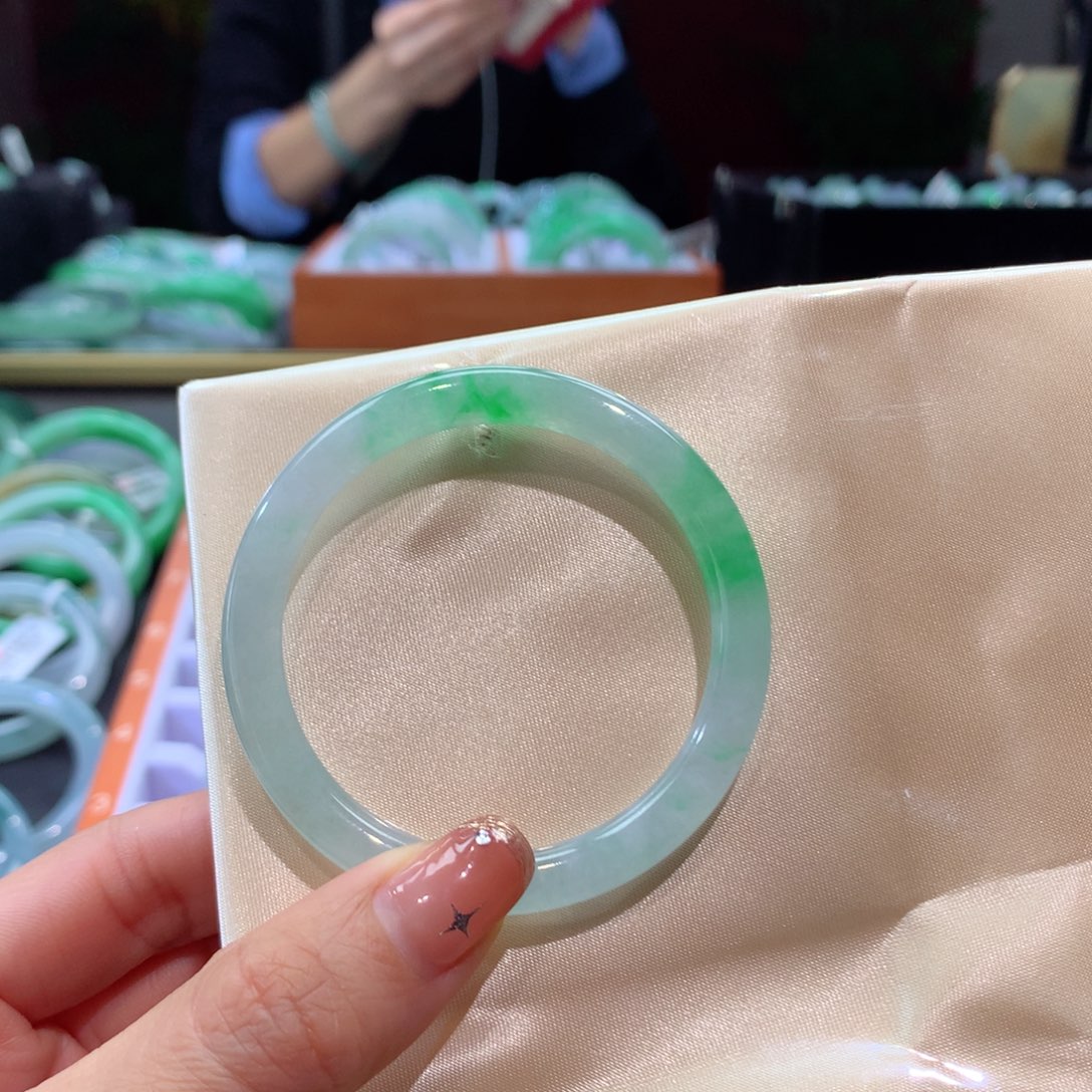 翡翠手镯未镶嵌20号