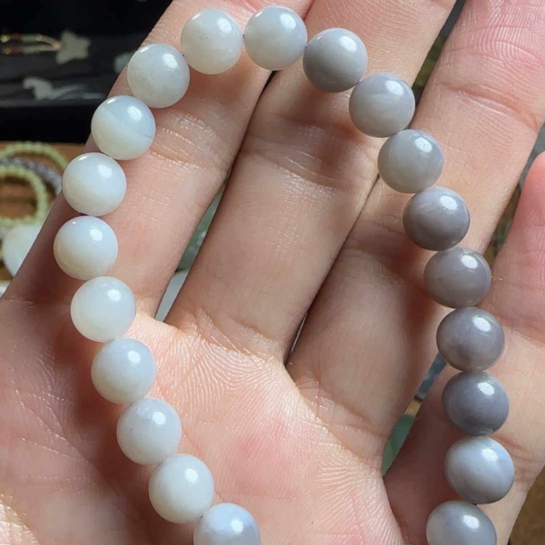 和田玉未镶嵌颈饰正常结构