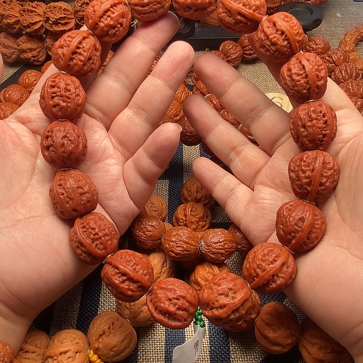 文玩核桃手串红皮粗筋八棱手持23