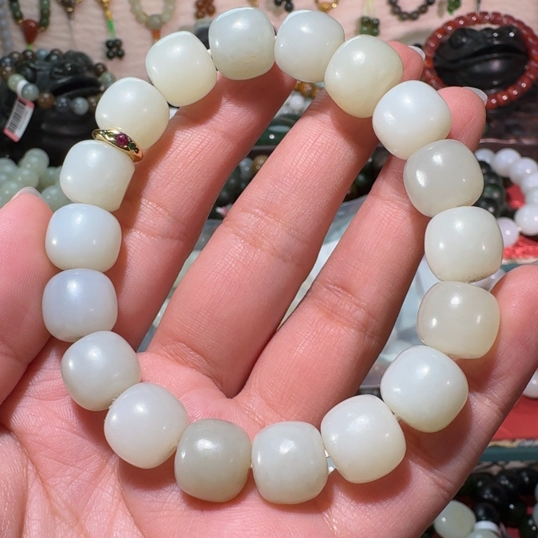 闽***长和田玉未镶嵌手链