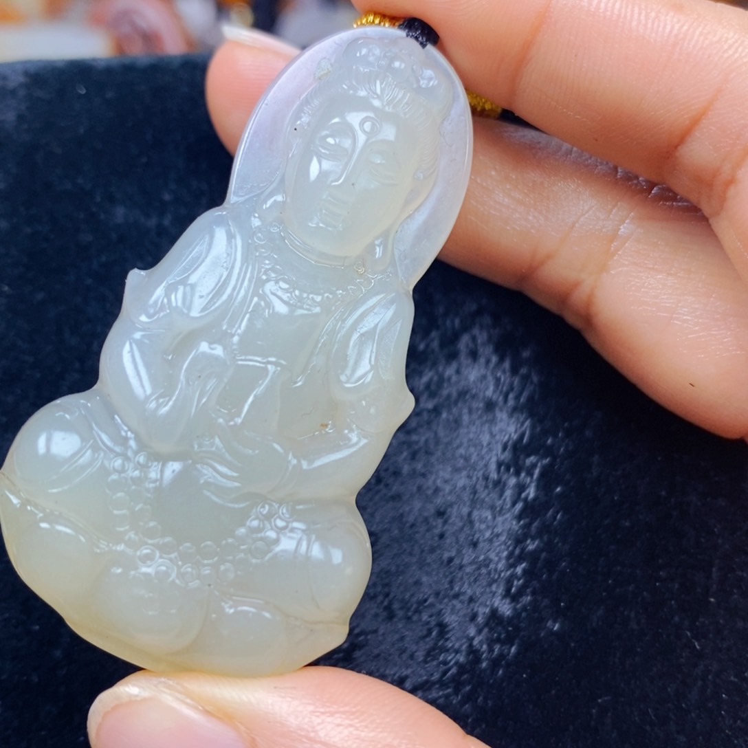 石英质玉（黄龙玉）未镶嵌颈饰