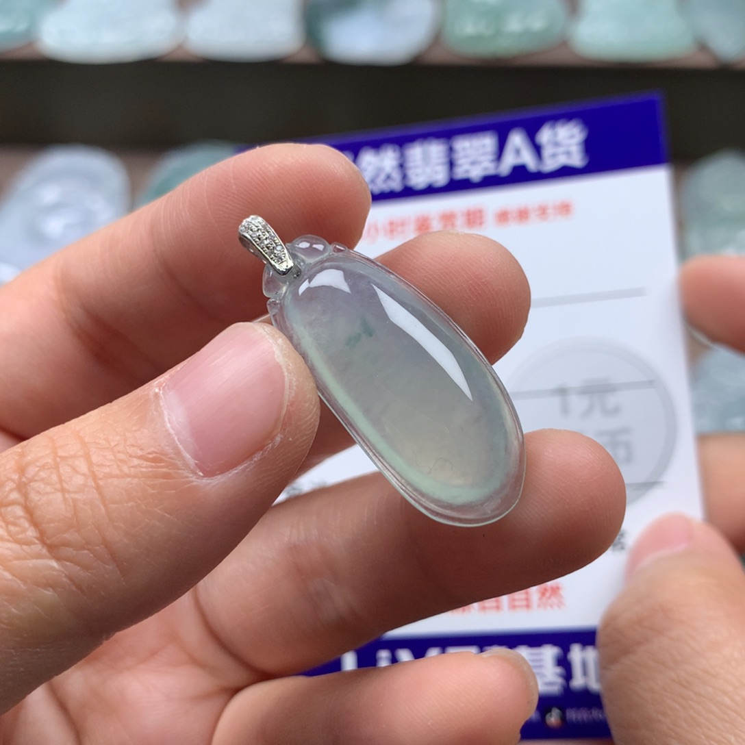 颈饰18K金镶嵌翡翠天然翡翠