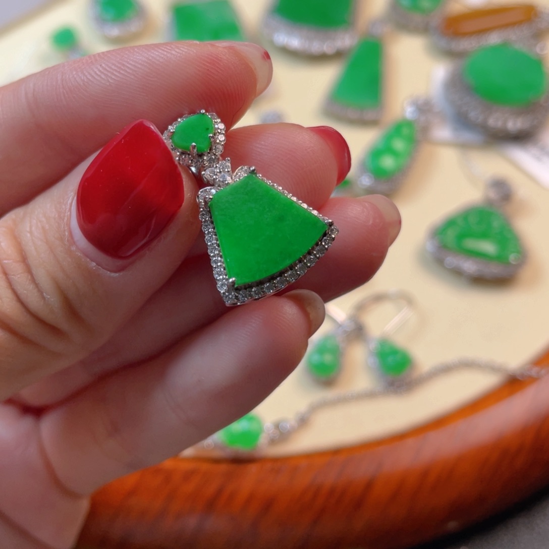 翡翠吊坠(不含链)银S925镶嵌