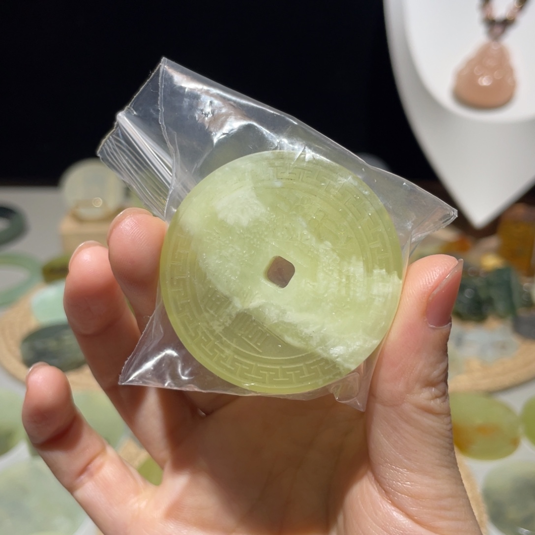 不***钱岫玉未镶嵌颈饰颈饰