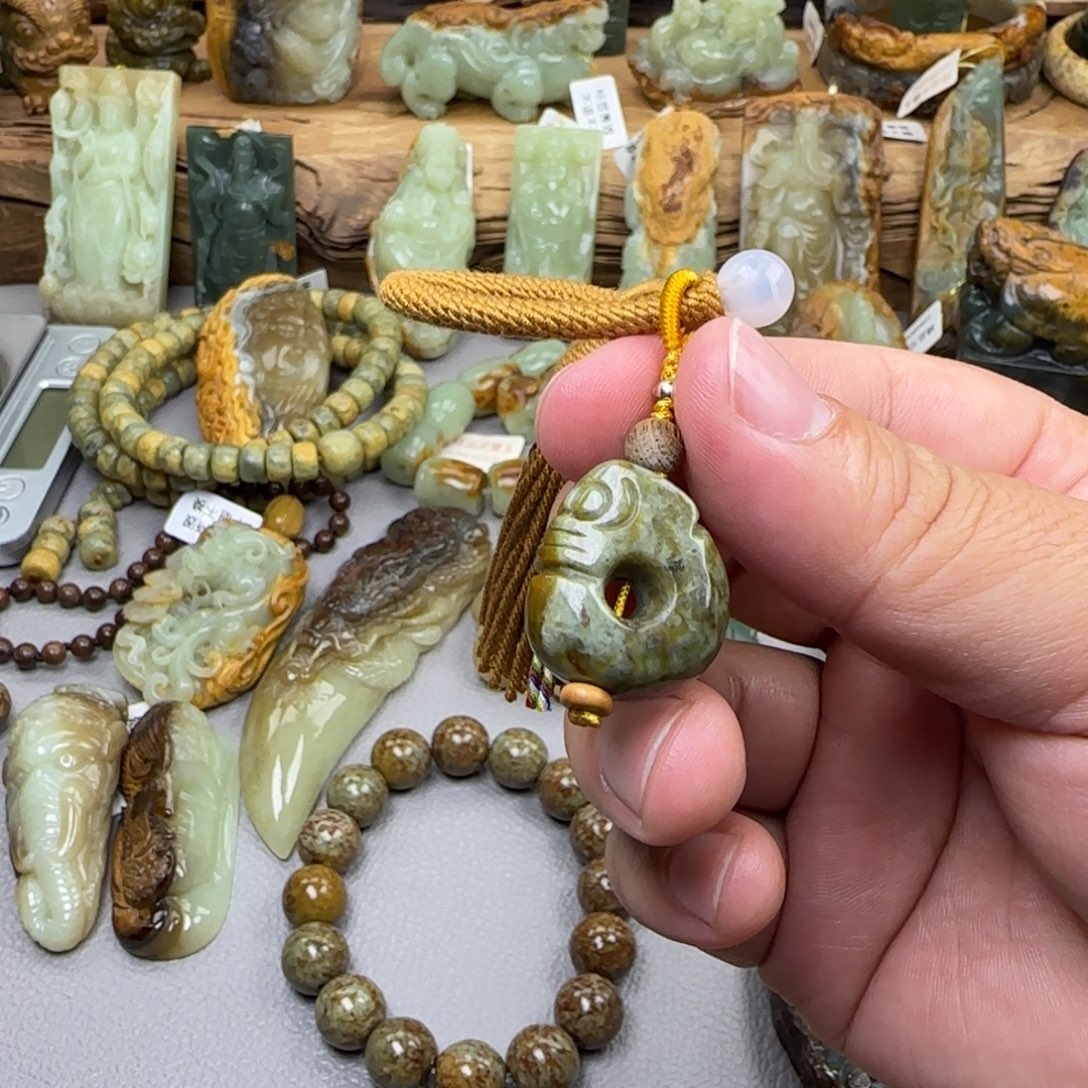 岫岩河磨玉（透闪石质玉）未镶嵌珠宝奇石