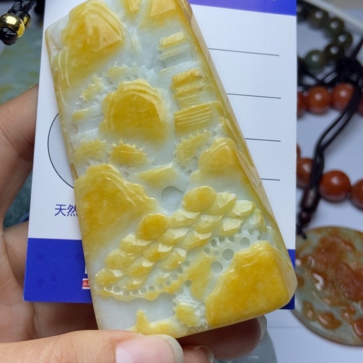 翡翠颈饰未镶嵌翡翠