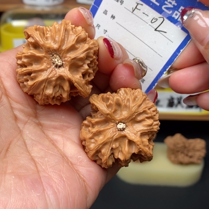 文玩核桃吊坠39苹果园