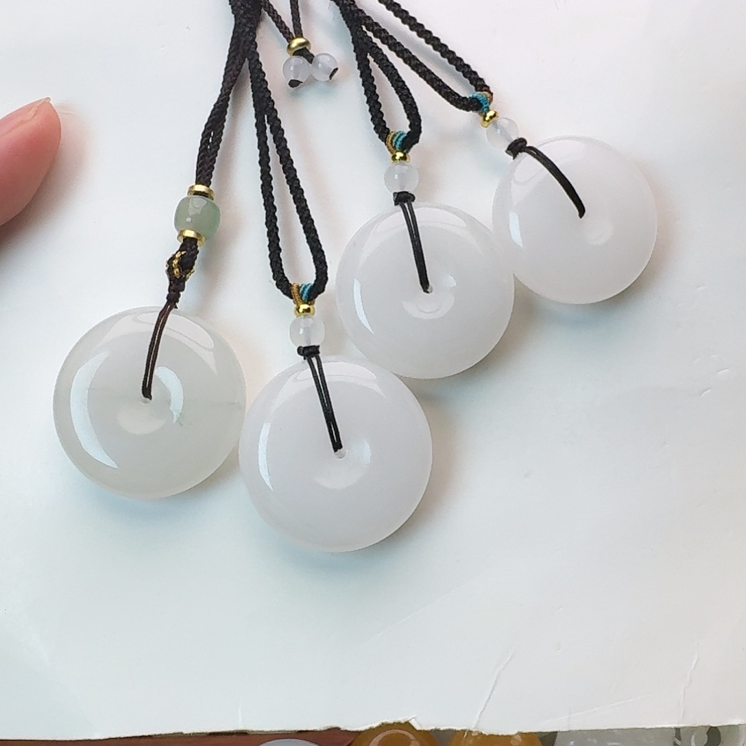 石英质玉未镶嵌颈饰35尺寸平安扣