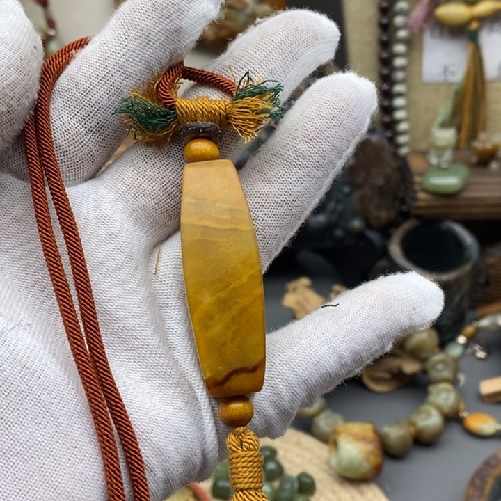 蛇纹石玉颈饰未镶嵌稳***福