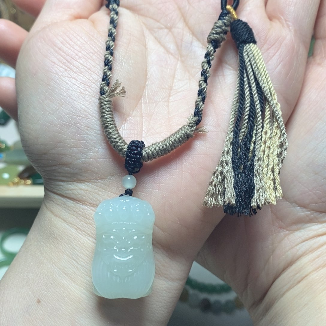 颈饰未镶嵌和田玉扎基拉姆吊坠