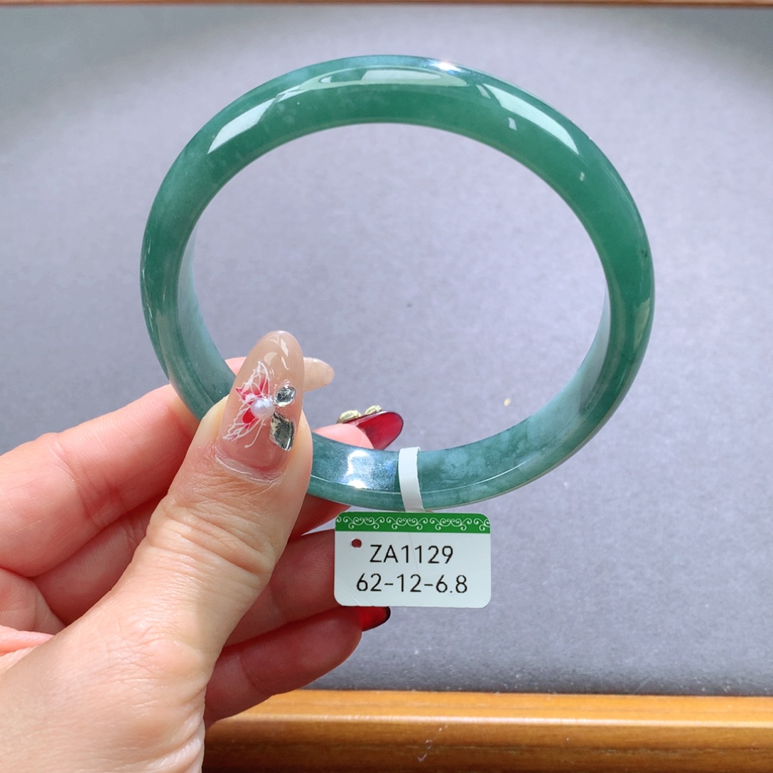 翡翠手镯未镶嵌天然翡翠手镯