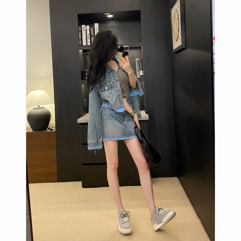 M1710气质百搭牛仔两件套装 外套衣长47 半裙38款号UF21098