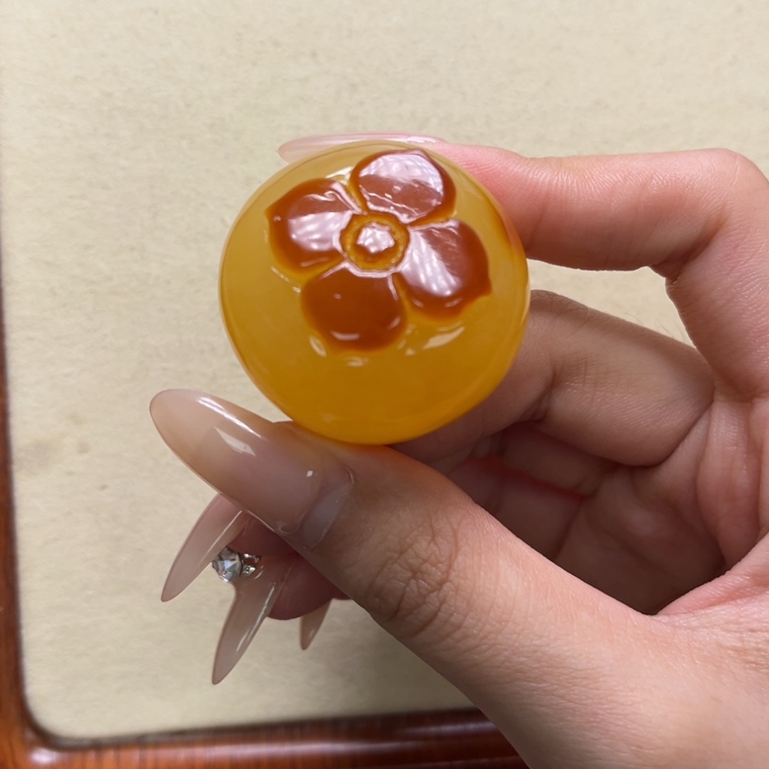 琥珀未镶嵌裸石天然琥珀胶皮柿子