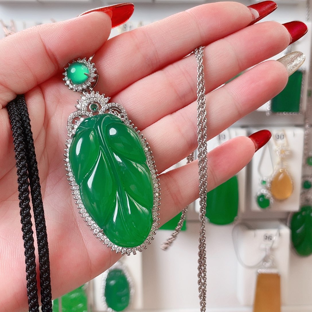 玛瑙/玉髓吊坠(赠链)未镶嵌