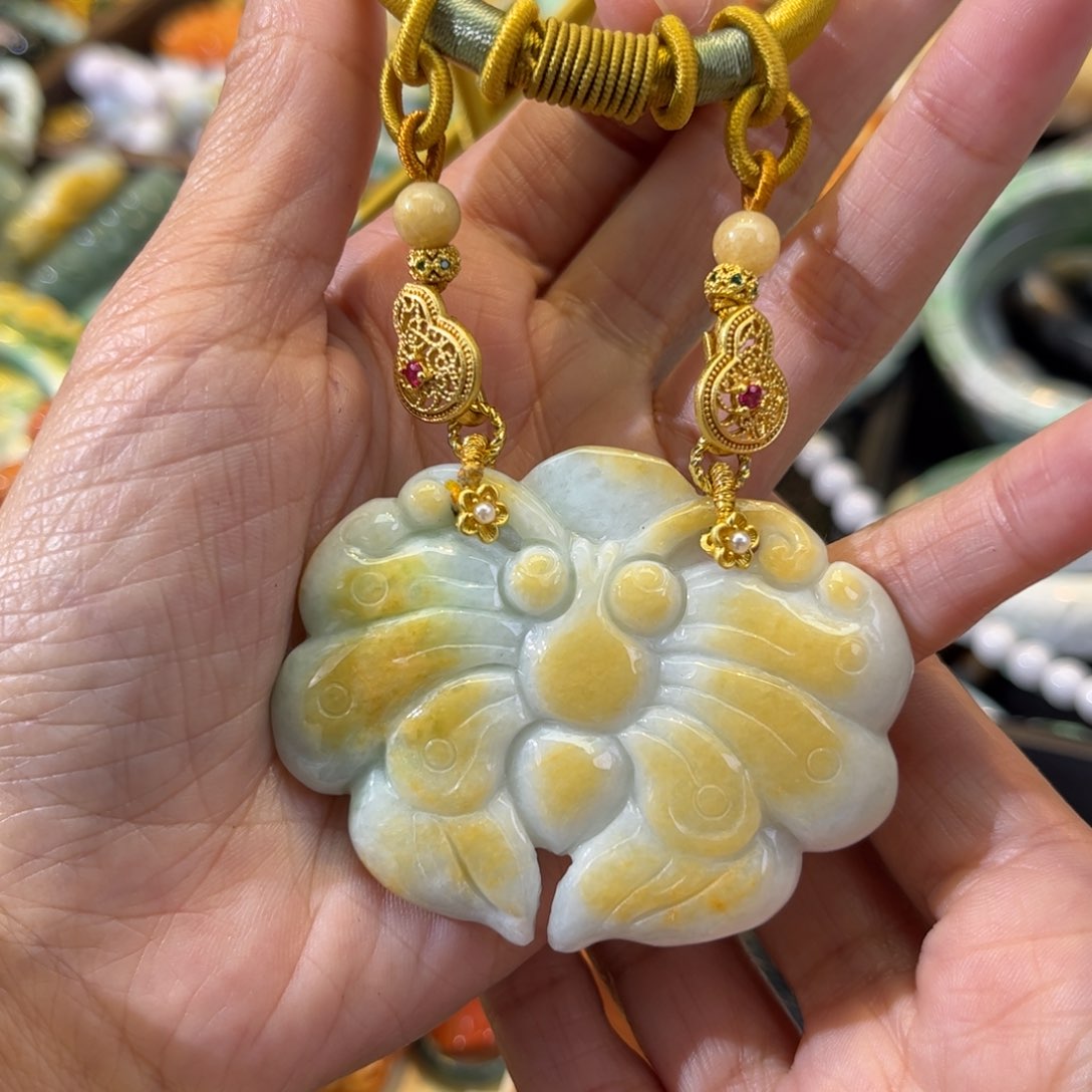 翡翠颈饰未镶嵌待编款